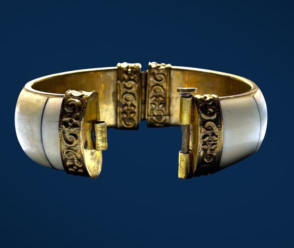 Vintage Bangle Bracelet Bone And Brass Boho 7.25”